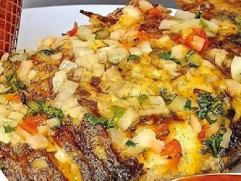 Carpe braisée au feu de bois, garniture d’oignons et tomates — AZ Bon Appétit
